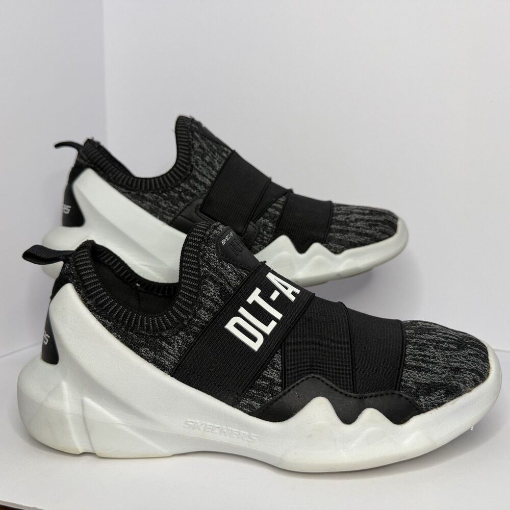 Skechers DLT-A Slip On Shoes Womens 7 Black Grey White Static Flare Sneakers